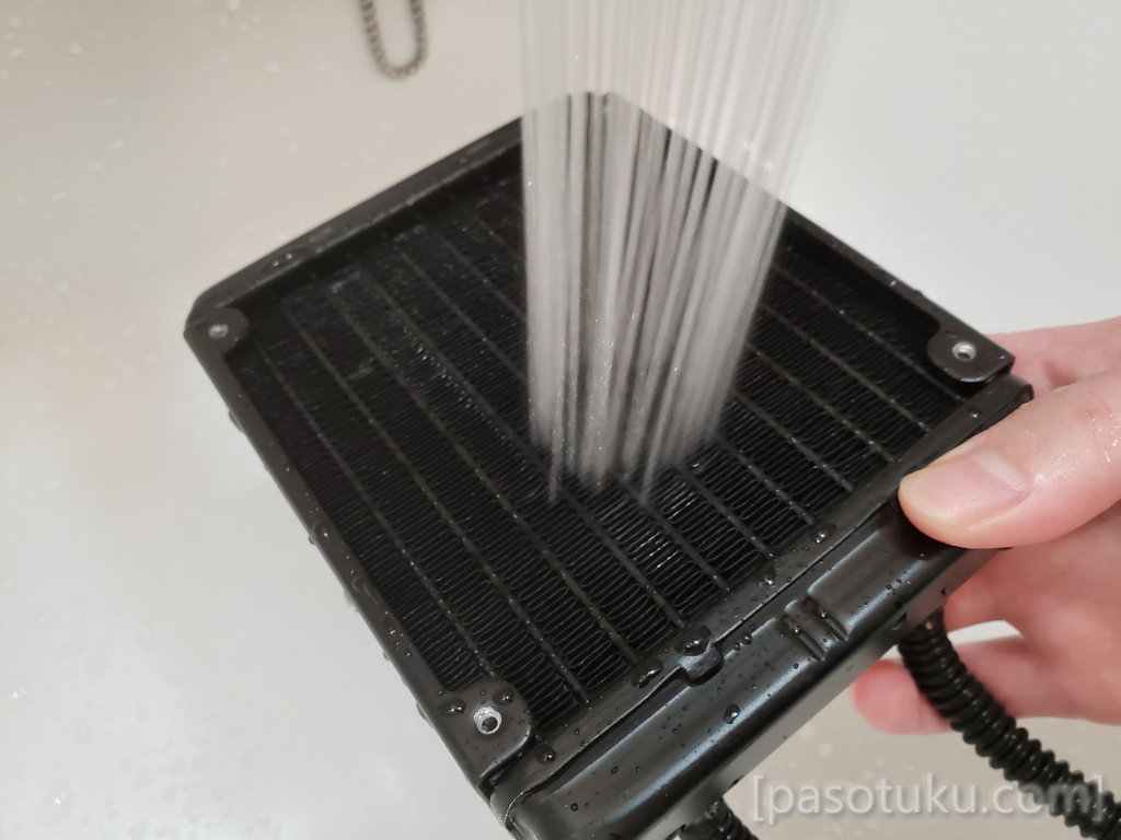 Pc 水冷式cpuクーラーのラジエーターをジャブジャブ水洗いしてみる 解説 ぱそつく